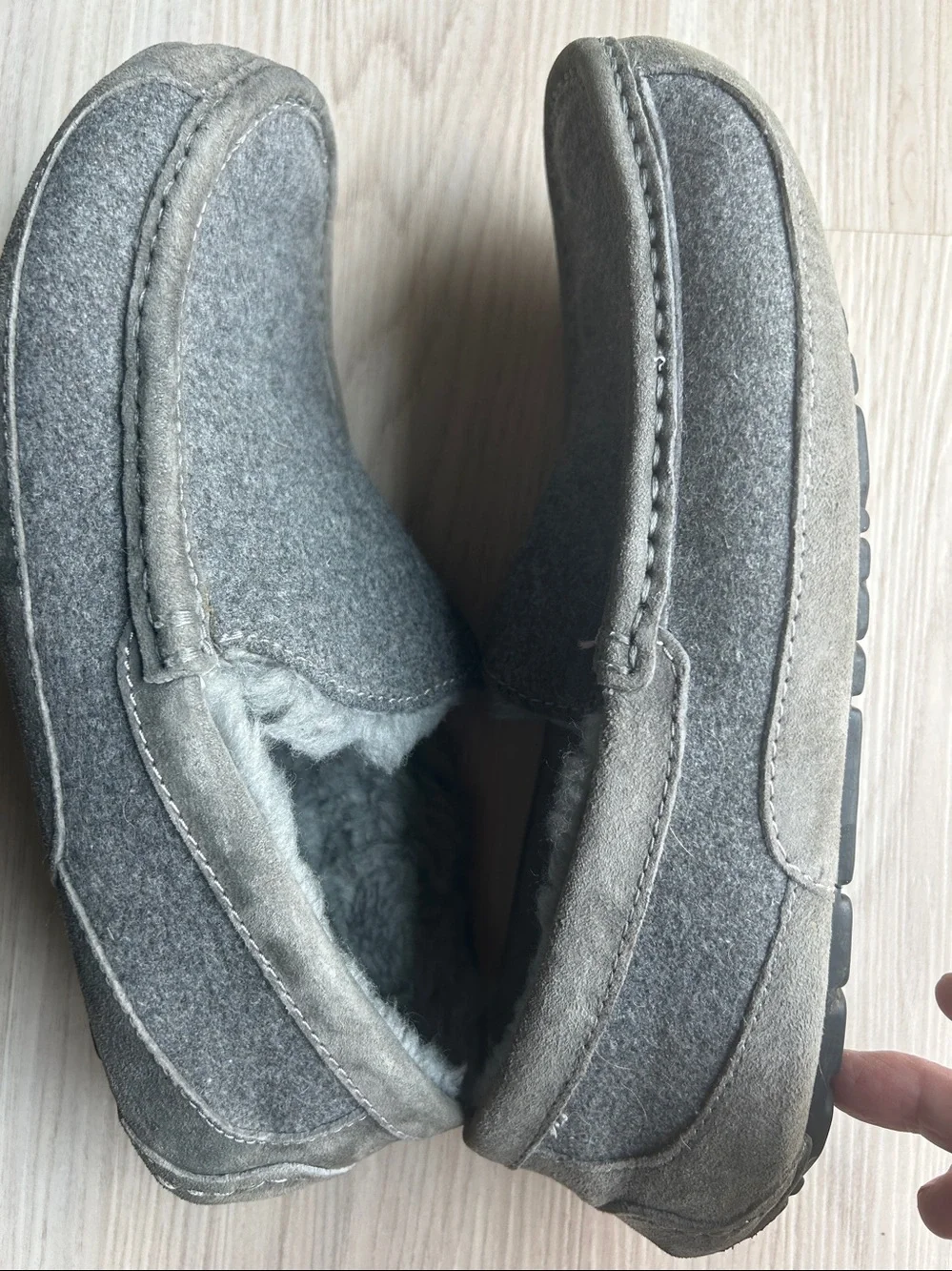 UGG Men's Ascot Loafer Slipper Slip On Wool Lined Indoor/Outdoor Suede Cozy